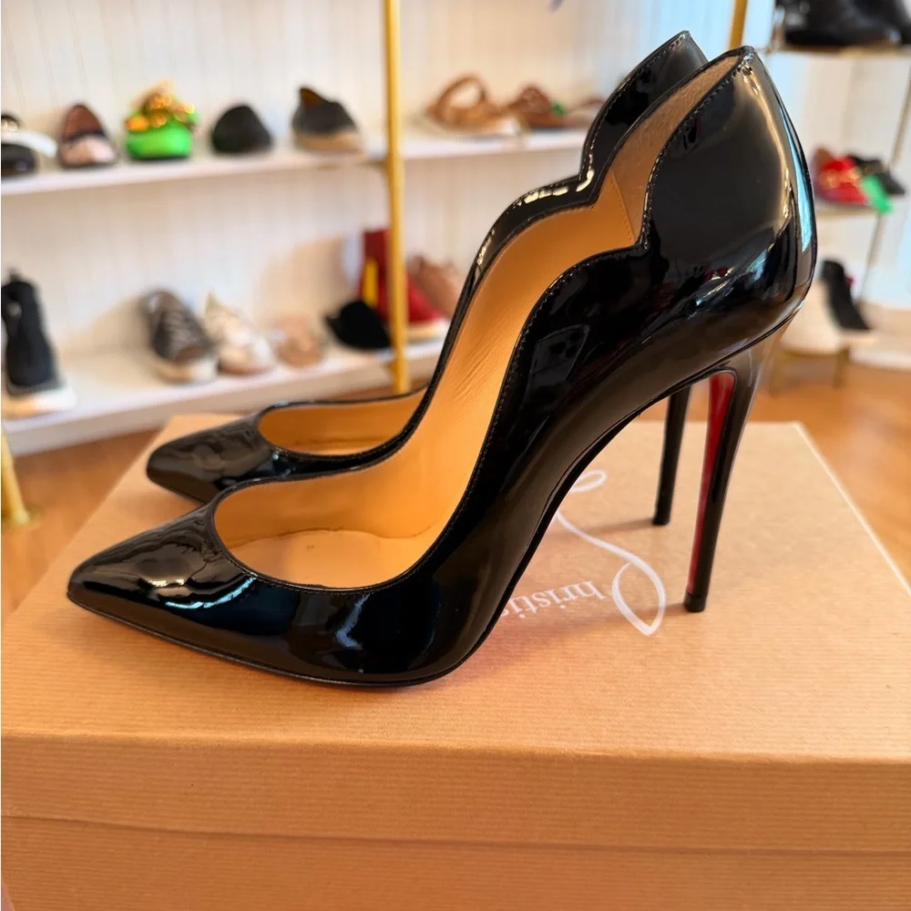 Christian Louboutin Hot Chick Patent 100 - Picture 3 of 8